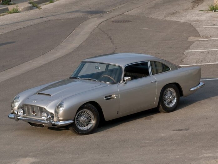 Aston-Martin-DB5-James-Bond-1