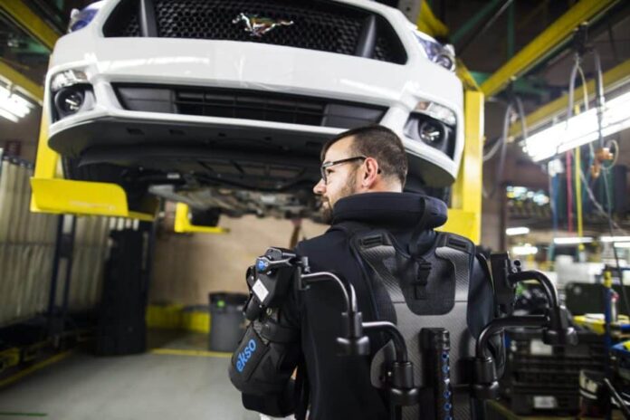 Ford-EksoVest-3-930x620
