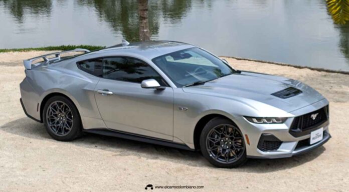 Ford Mustang 2024 Colombia (1)