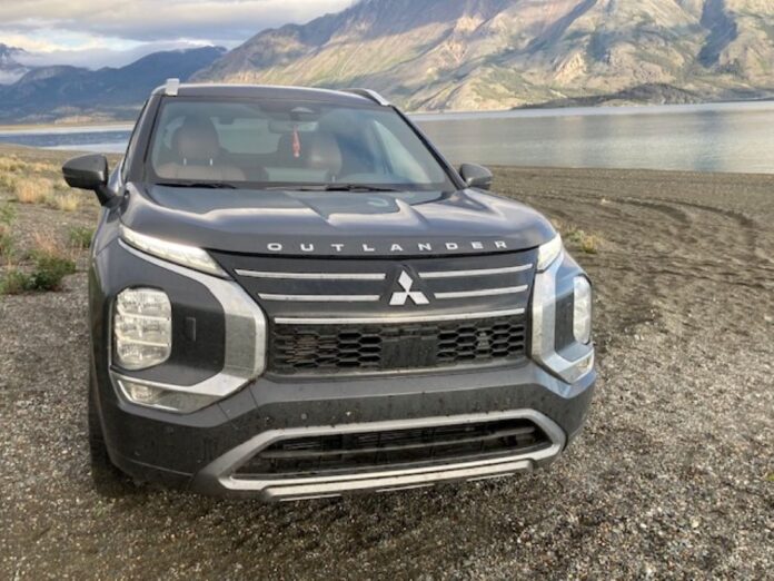 Alaska.Mitsubishi-Outlander-2025.5-696x522